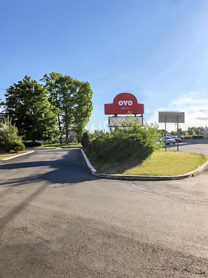Oyo Hotel Edison Nj Route 1 Eksteriør billede
