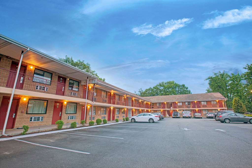 Oyo Hotel Edison Nj Route 1 Eksteriør billede